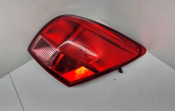 Nissan Qashqai+2 Rear/tail lights 05090