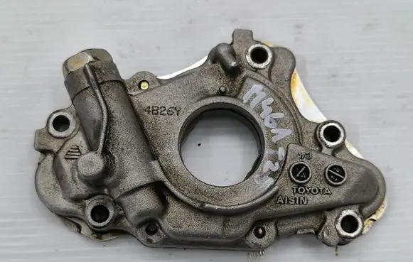 Toyota Avensis T250 Oil pump 