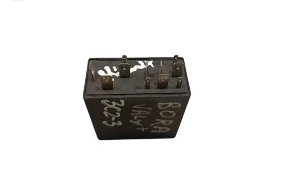 Volkswagen Golf IV Window wiper interval relay 4B0955531A 72WA401