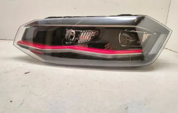 Volkswagen Polo VI Headlight/headlamp