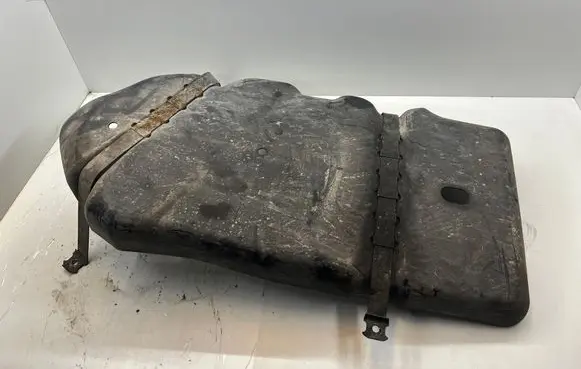 Fuel tank bottom protection