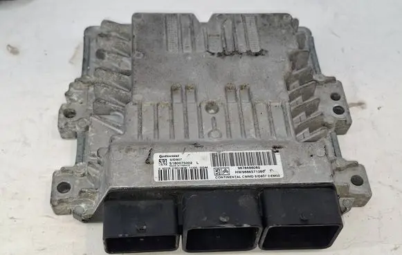 Peugeot 308 Engine control unit/module S180075002 9678686080