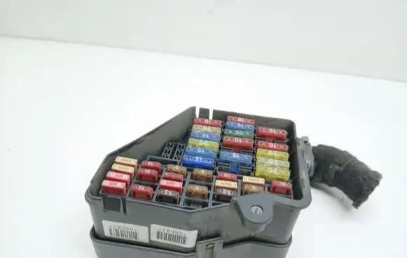 Volkswagen Golf IV Fuse module