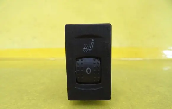 Volkswagen PASSAT B5.5 Seat heating switch 3B0963563C
