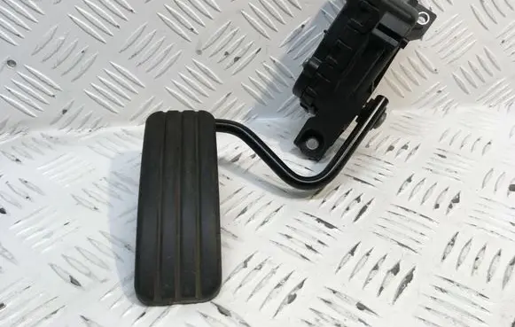 Renault Espace - Grand espace IV Accelerator throttle pedal 8200007513