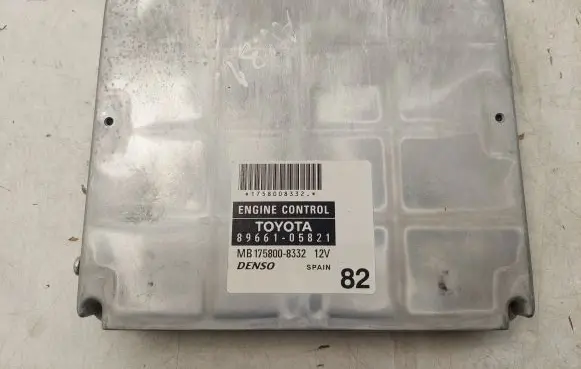 Toyota Avensis T250 Engine control unit/module MB1758008332 8966105821
