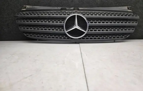 Mercedes-Benz Vito Viano W639 Front bumper upper radiator grill A6398800185 94291297