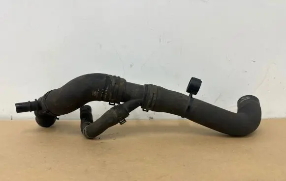 Land Rover Range Rover Sport L494 Engine coolant pipe/hose FPLA8286CA