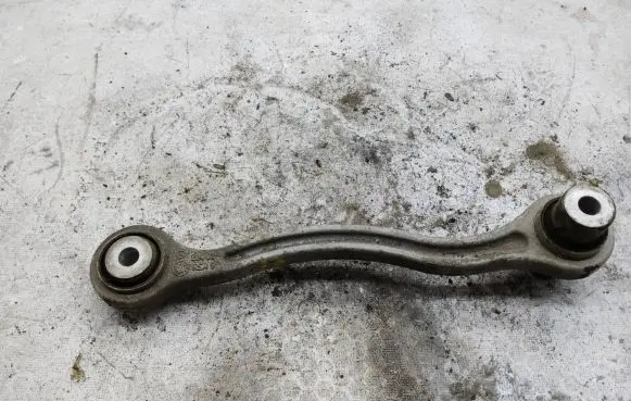 Mercedes-Benz C W205 Rear control arm A20402