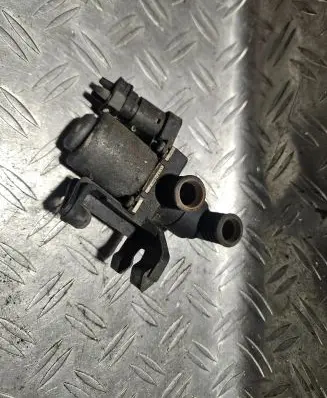 BMW 3 E36 Coolant heater control valve 1147412052
