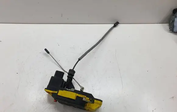 Volvo V70 Rear door lock 30699754