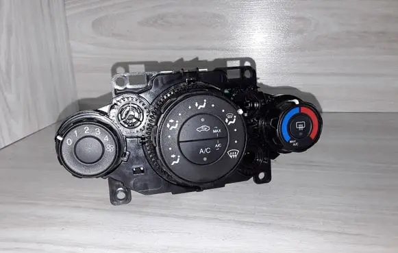 Ford Fiesta Climate control unit 8A6118549