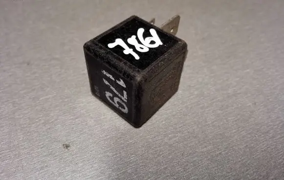 Volkswagen PASSAT B4 Other relay 357927843A