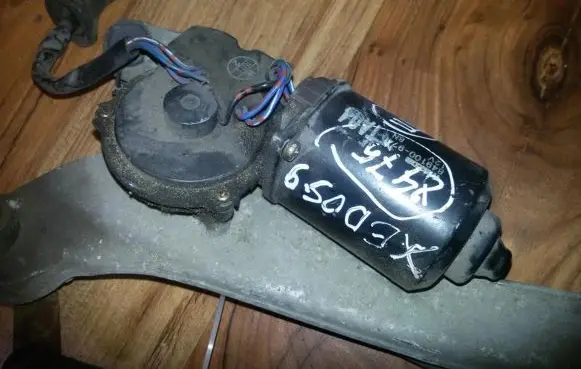Mazda Xedos 9 Wiper motor 8491009740