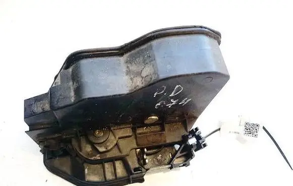 BMW 5 F10 F11 Front door lock 7202144 A053702