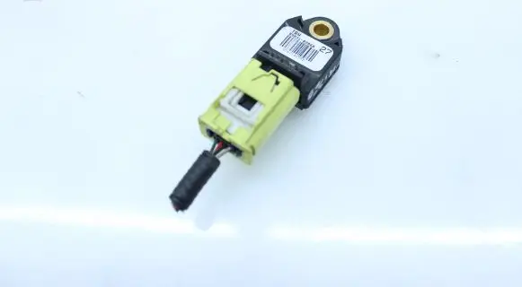 Toyota Auris 150 Airbag deployment crash/impact sensor 8983102060