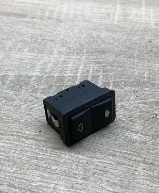 BMW 5 E39 Electric window control switch 8368974