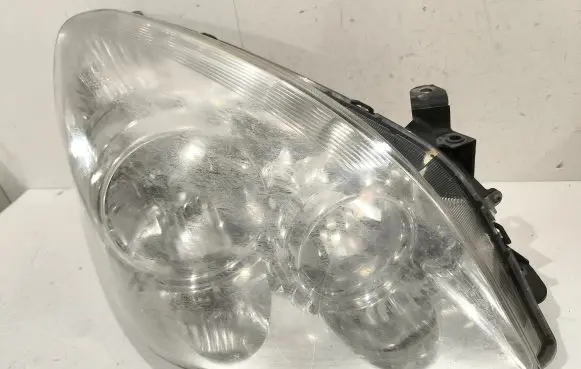 Toyota Corolla Verso AR10 Headlight/headlamp