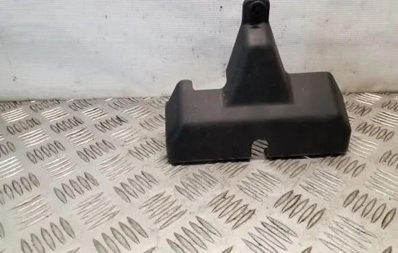 Hyundai Terracan Engine bonnet/hood lock trim molding 81149H1000