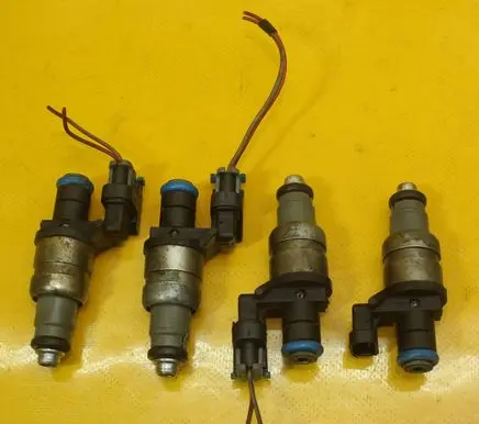 Opel Vectra C Fuel injector 12564446