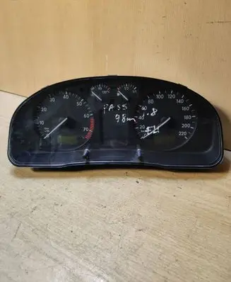 Volkswagen PASSAT B5 Speedometer (instrument cluster) 09051940090