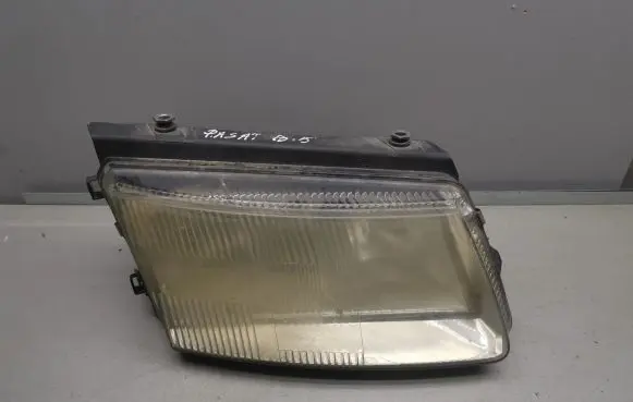 Volkswagen PASSAT B5 Headlight/headlamp