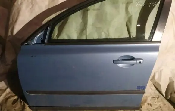 Volvo V50 Front door zydros