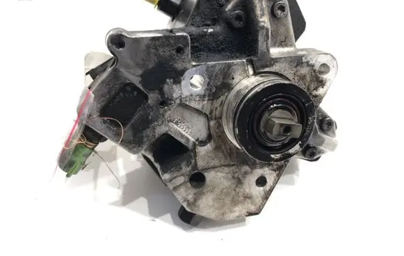 Volvo XC90 Fuel injection high pressure pump 30756125