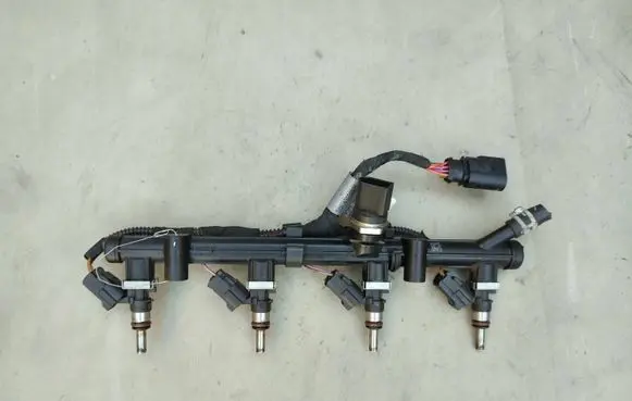 Audi Q3 8U Fuel injectors set 0280158266 06L906031A
