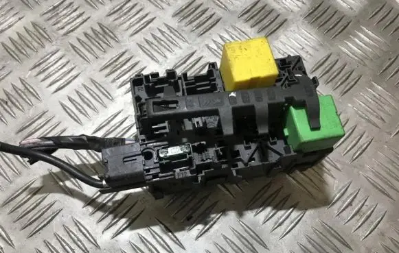 Peugeot 208 Fuse box set 9666232680