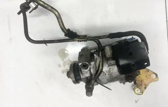 Ford Mondeo Mk III Fuel injection high pressure pump 2C1Q9B395AB R9044Z034A