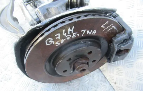 Audi Q7 4L Front wheel hub spindle knuckle 
