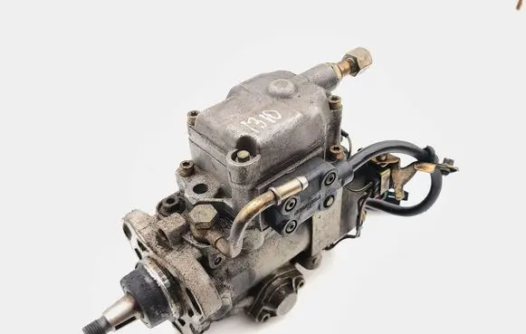 Audi A4 S4 B5 8D Fuel injection high pressure pump 0460404994 943913 028130109H