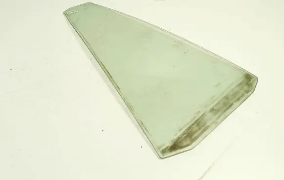 Toyota RAV 4 (XA20) Rear vent window glass 