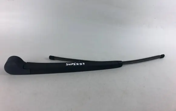 Rear wiper blade arm