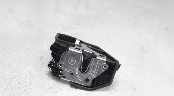 BMW X1 E84 Rear door lock A053702