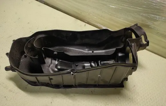 Infiniti Q50 Air filter box cover 045686006