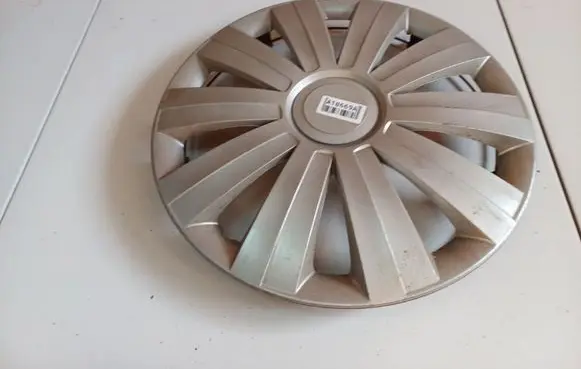 Ford Focus R15 wheel hub/cap/trim 