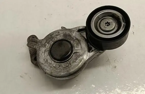 Ford Mondeo MK II Timing belt tensioner 