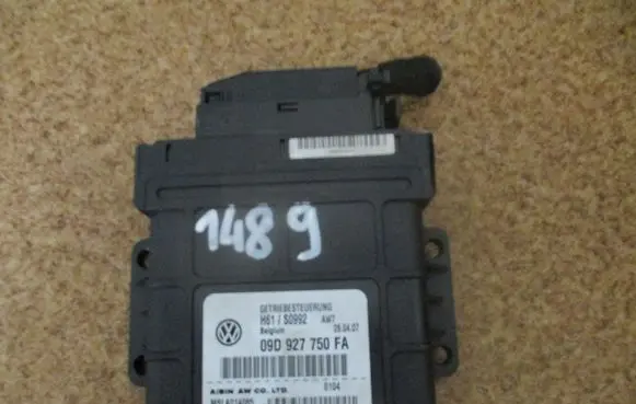 Volkswagen Touareg I Gearbox control unit/module 09D927750FA