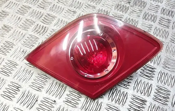 Tailgate rear/tail lights