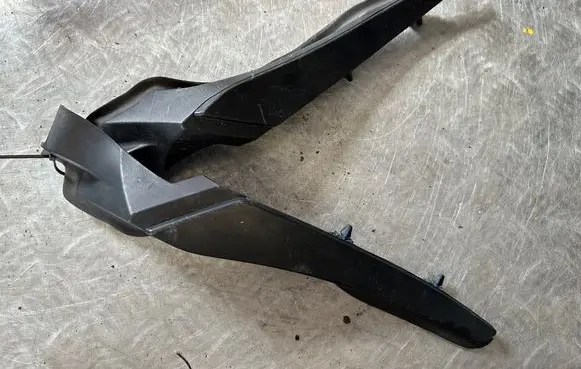 Renault Megane III Fender end trim 66863006R 457010010 66862007R