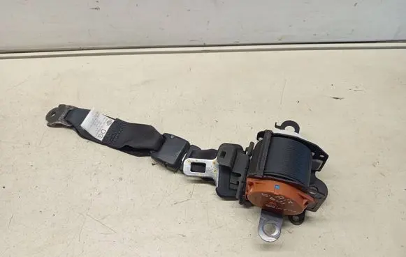 Nissan Murano Z50 Middle seatbelt (rear) N1996
