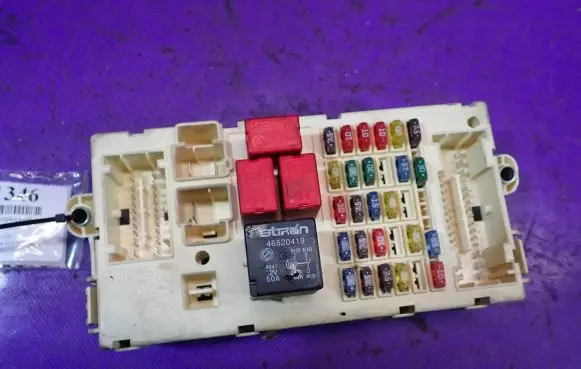 Fiat Stilo Fuse box set 46750594