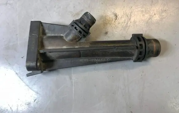 BMW 7 F01 F02 F03 F04 Engine coolant pipe/hose 11177803751