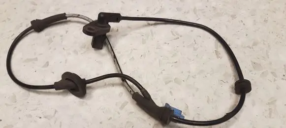 Nissan X-Trail T30 ABS brake wheel speed sensor 47911EQ010