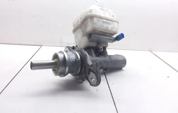 Mercedes-Benz Sprinter W906 Master brake cylinder A0024315202 32667393