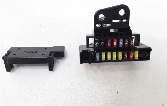 Toyota Avensis T250 Fuse module