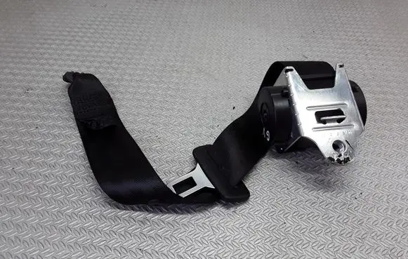Middle seatbelt (rear)
