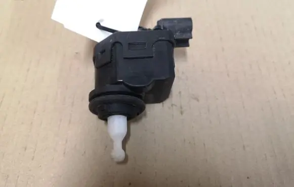 Headlight level adjustment motor